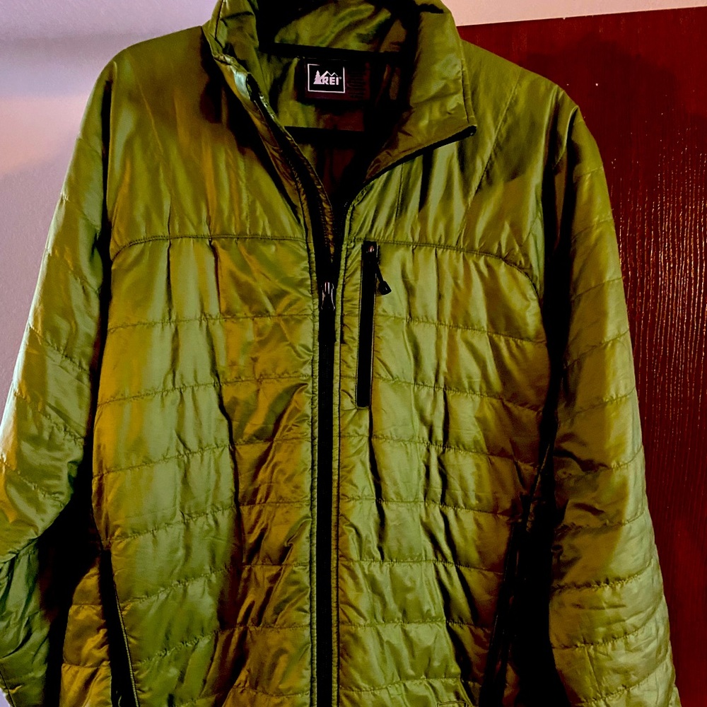 Mens REI green puffy jacket